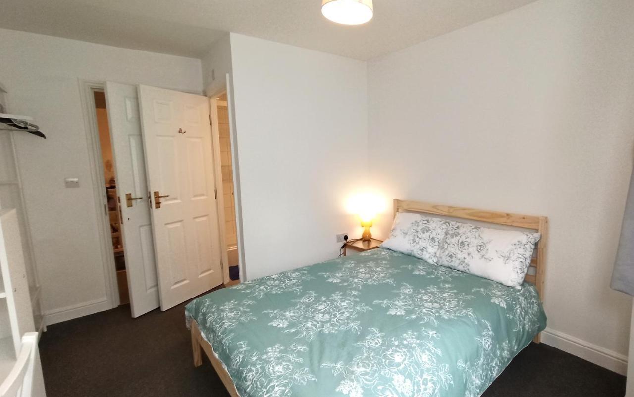 Bright, Chilled Ensuite Db Room In A Shared Flat! London Bagian luar foto