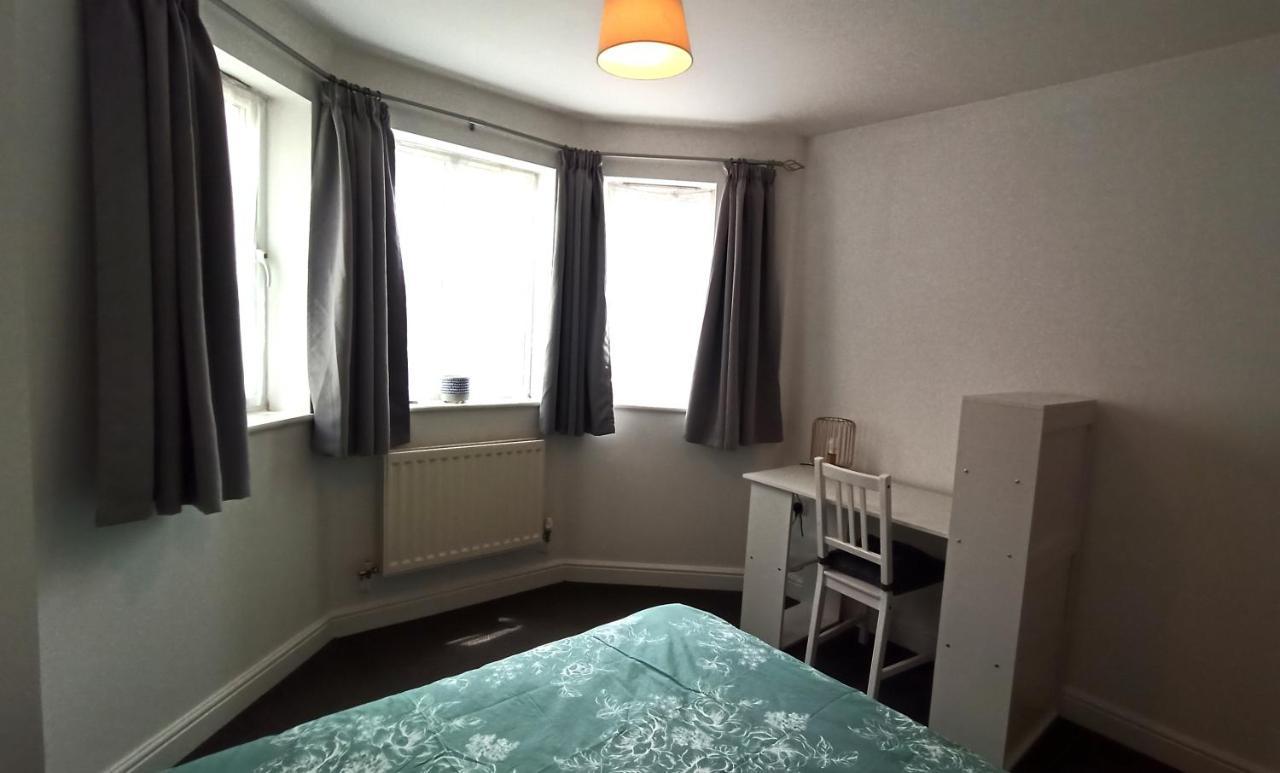 Bright, Chilled Ensuite Db Room In A Shared Flat! London Bagian luar foto