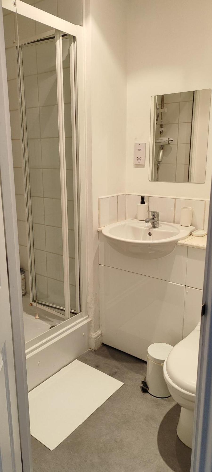 Bright, Chilled Ensuite Db Room In A Shared Flat! London Ruang foto